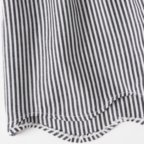 🎉HP🎉 🆕 Black Striped Shorts - Picture 5 of 7